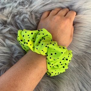 ❌OUT OF STCOK❌Neon green scrunchie